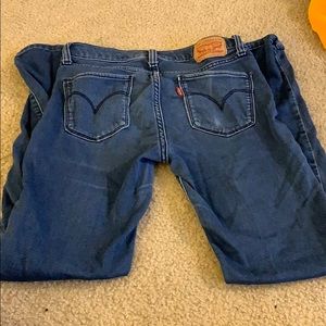 blue denim levi’s jeans